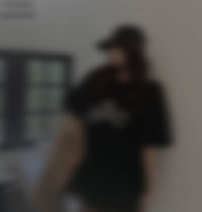 陈秀在婚介所公司征婚相亲的照片