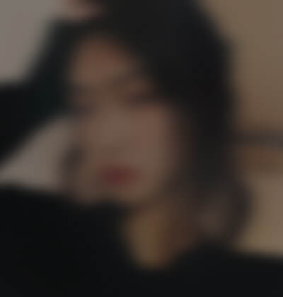 孔柳柳在婚介所公司征婚相亲的照片