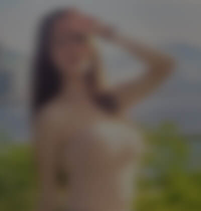 吕丹在婚介所公司征婚相亲的照片